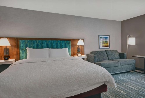 Hampton Inn Cave City KY - image 3