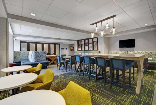 Hampton Inn Cave City KY - image 5