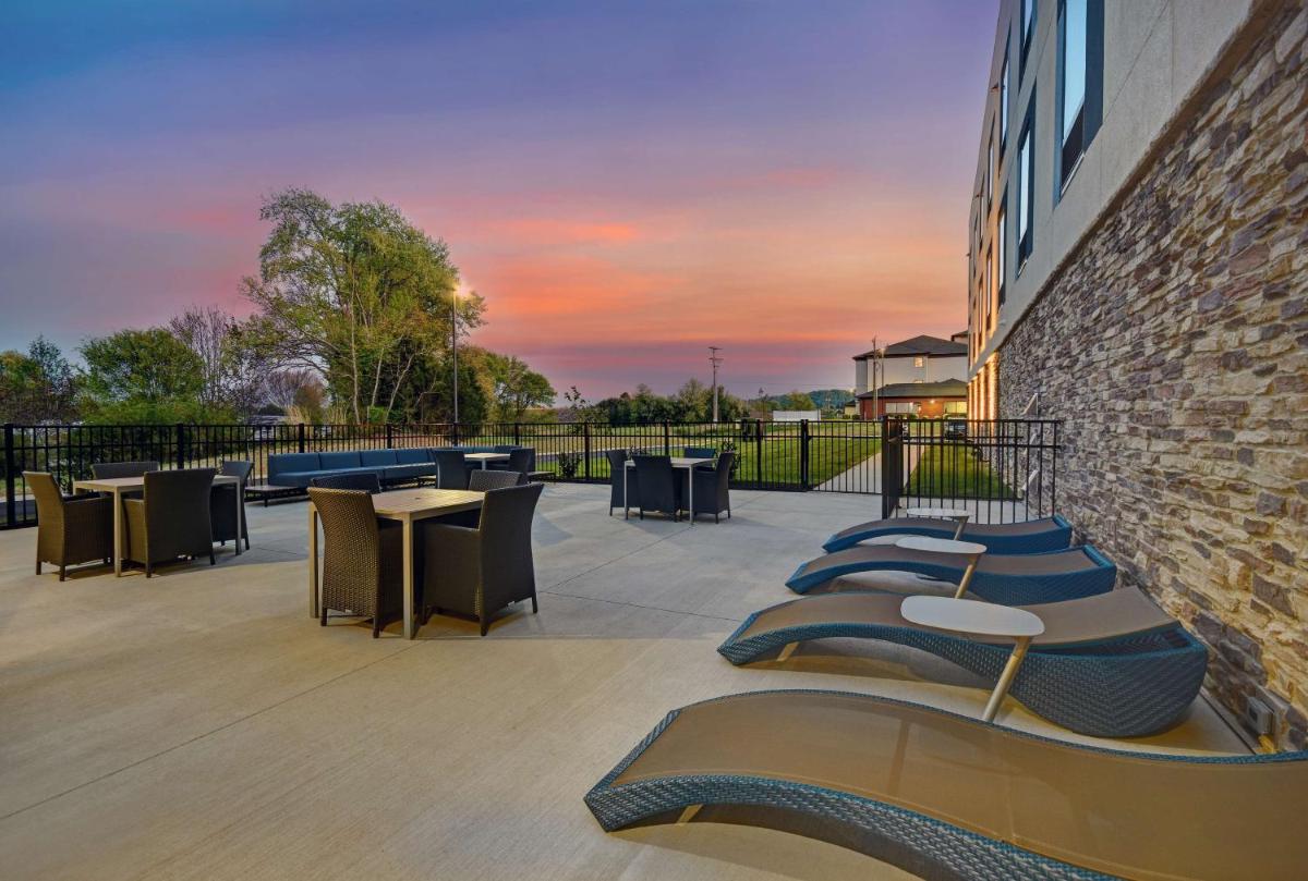 Hampton Inn Cave City KY - image 6