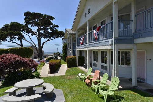 Cayucos Beach Inn - image 19