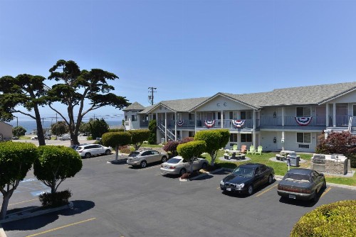 Cayucos Beach Inn - image 4