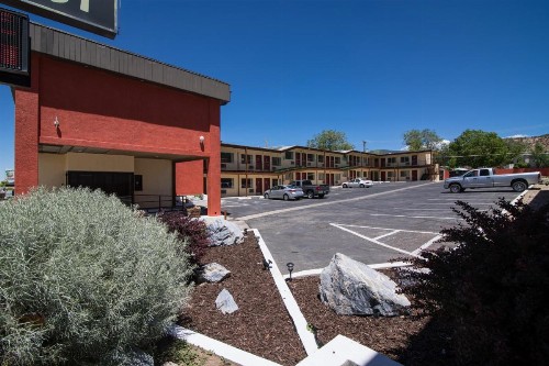 Vagabond Inn Cedar City - image 2