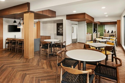 La Quinta by Wyndham Cedar Rapids - image 7