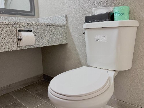 Economy Inn & Suites Cedar Rapids - image 17