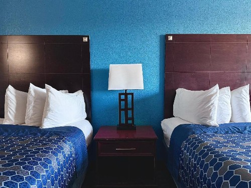 Economy Inn & Suites Cedar Rapids - image 3