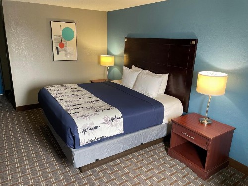 Economy Inn & Suites Cedar Rapids - image 47
