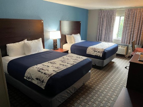 Economy Inn & Suites Cedar Rapids - image 48