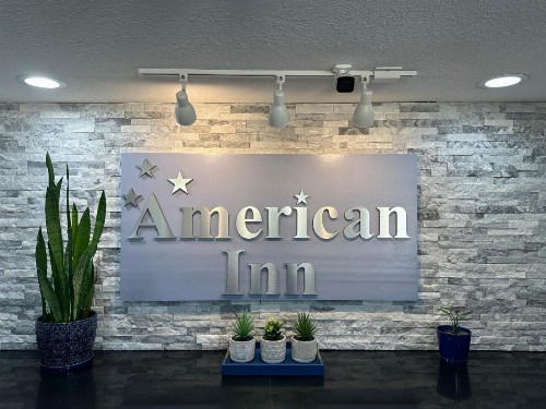 Economy Inn & Suites Cedar Rapids - image 6