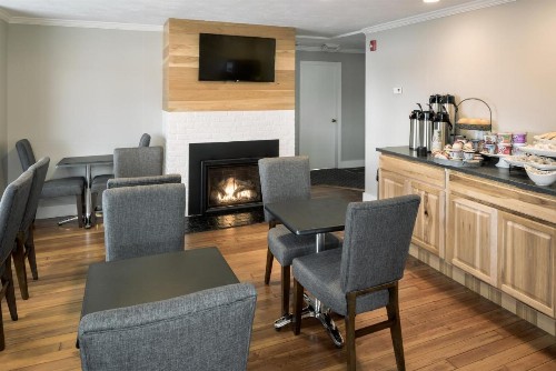 Center Harbor Inn - image 23
