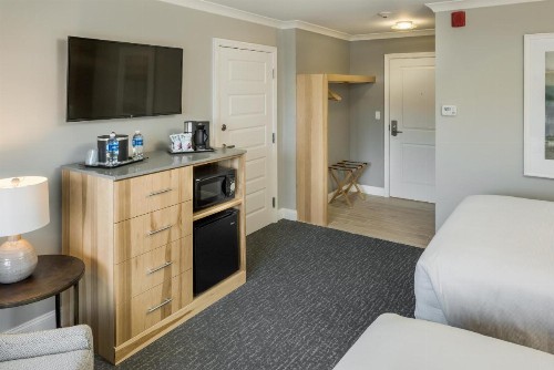 Center Harbor Inn - image 33