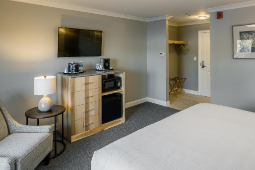 Center Harbor Inn - image 36