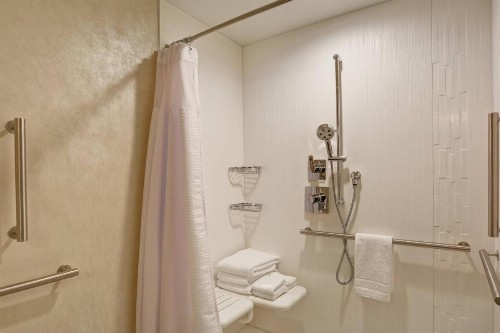 Courtyard by Marriott Long Island Islip/Courthouse Complex - image 30