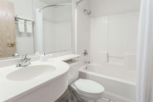 Microtel Inn & Suites Modesto - image 6