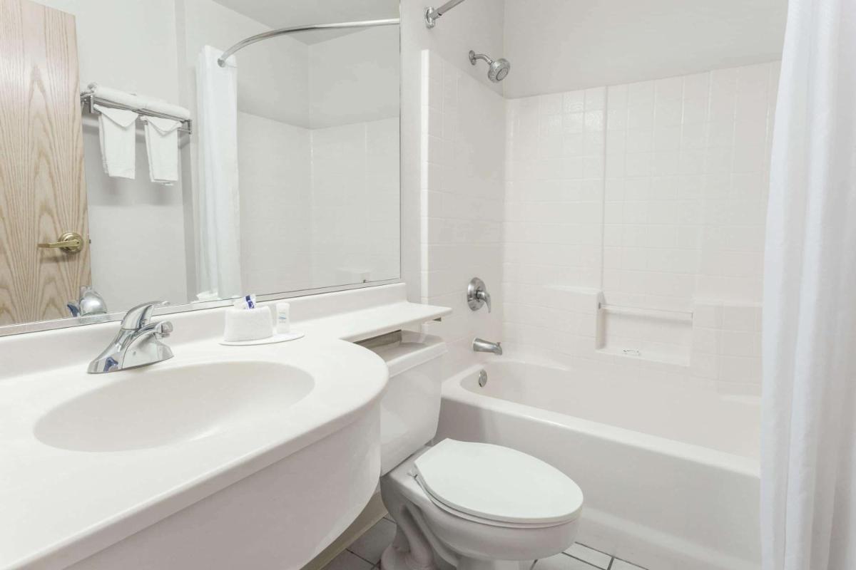 Microtel Inn & Suites Modesto - image 6