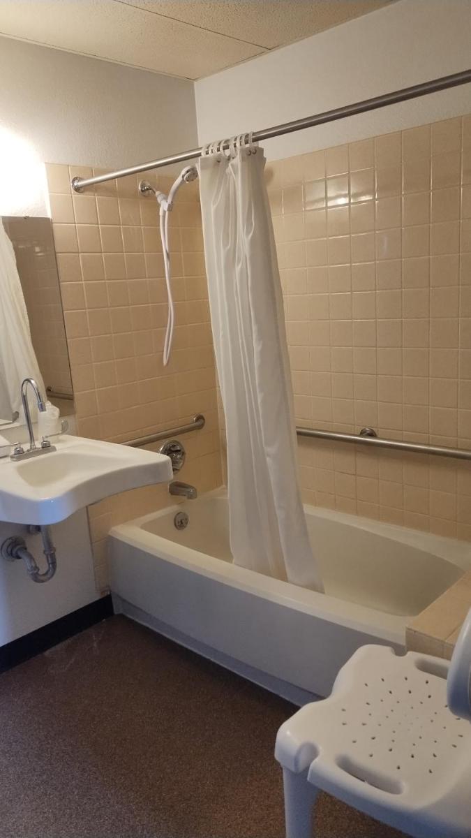 Northgate Inn Motel - image 3