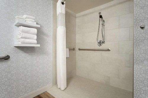 Hampton Inn Phoenix-Chandler - image 14