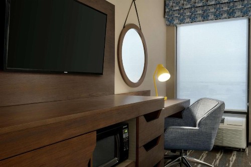 Hampton Inn Phoenix-Chandler - image 20