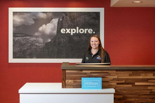 Hampton Inn Phoenix-Chandler - image 3