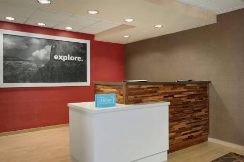 Hampton Inn Phoenix-Chandler - image 4