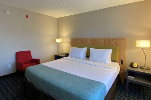 Country Inn & Suites by Radisson Chandler - image 10