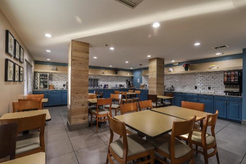 Country Inn & Suites by Radisson Chandler - image 22
