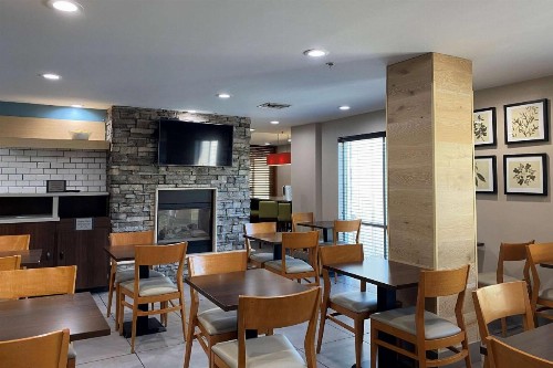 Country Inn & Suites by Radisson Chandler - image 6