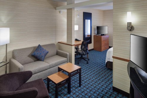 Fairfield Inn and Suites Phoenix Chandler Fashion Center - image 24