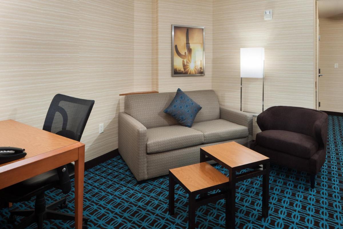 Fairfield Inn and Suites Phoenix Chandler Fashion Center - image 3