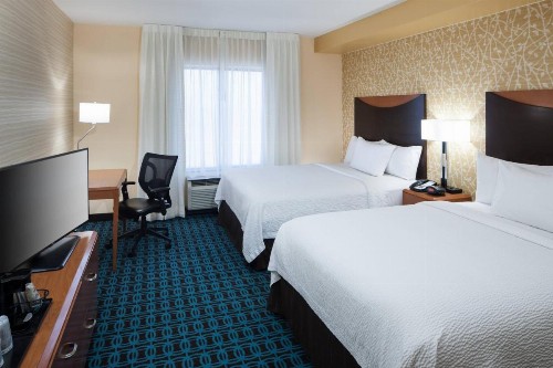 Fairfield Inn and Suites Phoenix Chandler Fashion Center - image 5