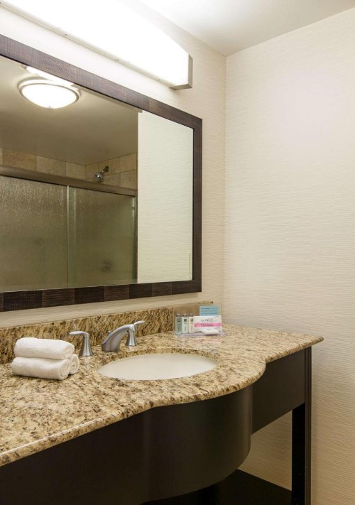Hampton Inn & Suites Phoenix Chandler Fashion Center - image 27