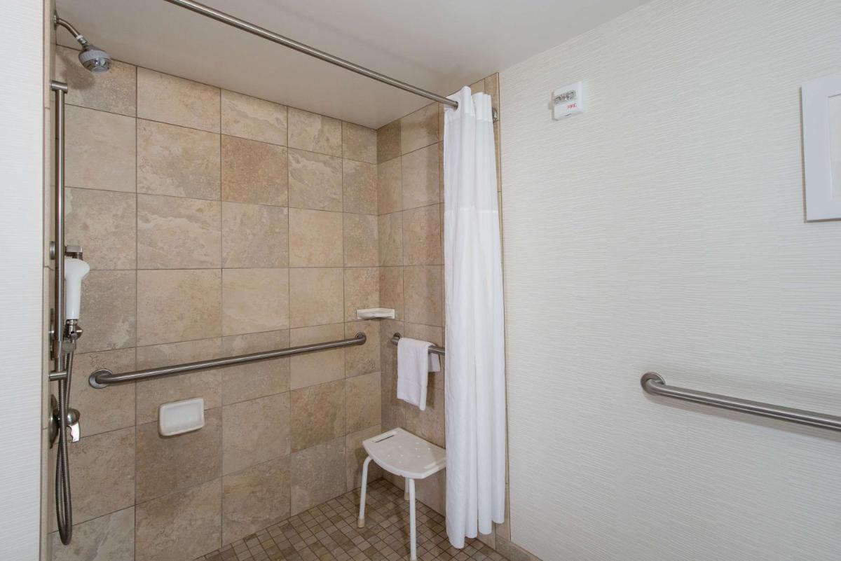 Hampton Inn & Suites Phoenix Chandler Fashion Center - image 4