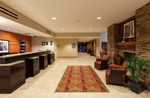 Hampton Inn & Suites Phoenix Chandler Fashion Center - image 6