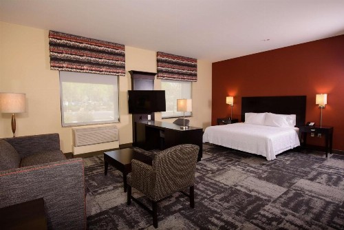 Hampton Inn & Suites Phoenix Chandler Fashion Center - image 8