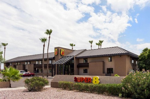 Super 8 by Wyndham Chandler Phoenix - image 1