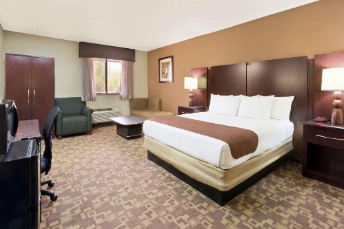 Super 8 by Wyndham Chandler Phoenix - image 10