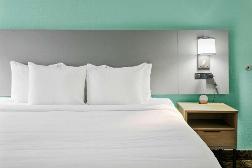 Comfort Inn Chandler - Phoenix South I-10 - image 21