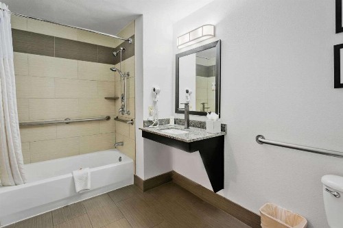 Comfort Inn Chandler - Phoenix South I-10 - image 37