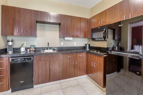 Best Western Plus Chandler Hotel & Suites - image 22