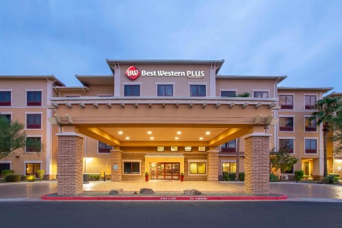 Best Western Plus Chandler Hotel & Suites - image 32