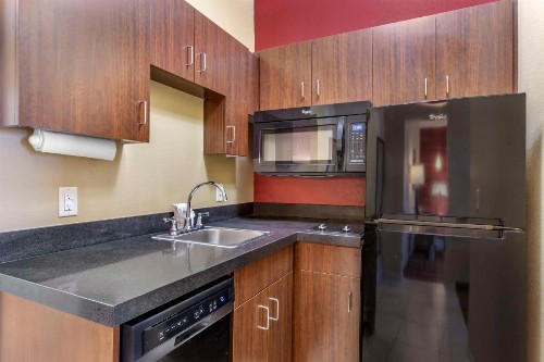 Best Western Plus Chandler Hotel & Suites - image 33