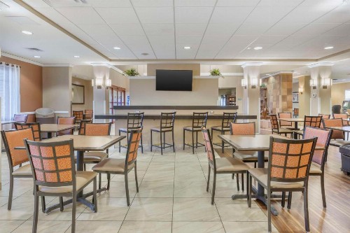 Best Western Plus Chandler Hotel & Suites - image 8