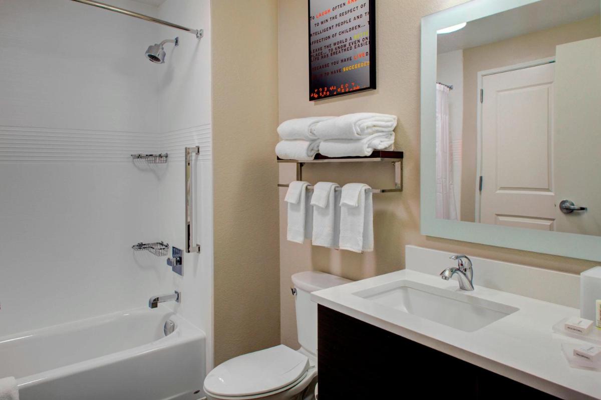 TownePlace Suites by Marriott Phoenix Chandler/Fashion Center - image 7