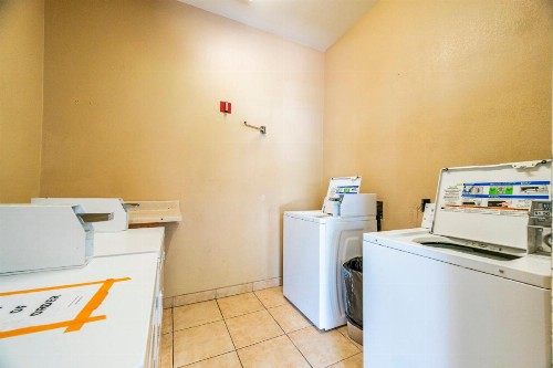Chandler 1 bd 1 ba immaculate grounds perfect location with heated pool downstairs NO PETS ALLOWED - image 11