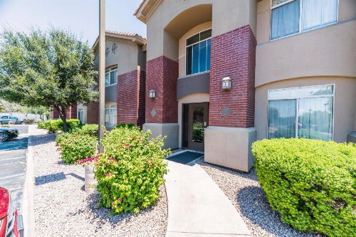 Chandler 1 bd 1 ba immaculate grounds perfect location with heated pool downstairs NO PETS ALLOWED - image 12