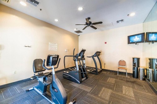Chandler 1 bd 1 ba immaculate grounds perfect location with heated pool downstairs NO PETS ALLOWED - image 13