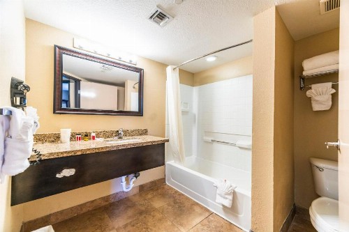 Chandler 1 bd 1 ba immaculate grounds perfect location with heated pool downstairs NO PETS ALLOWED - image 15