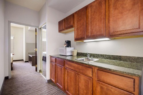 West Ashley Suites - image 19