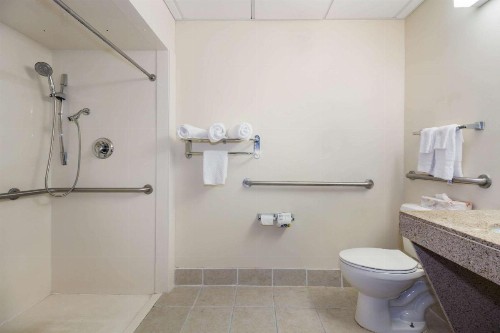 West Ashley Suites - image 20