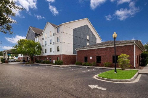 West Ashley Suites - image 23