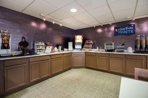 West Ashley Suites - image 30